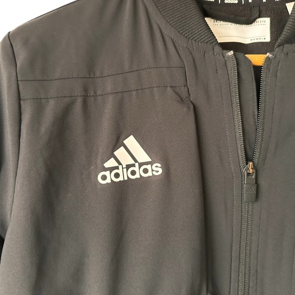 Women's Adidas Black Kansas Jayhawks Sideline Travel Woven Full-Zip Jacket - Picture 6 of 13